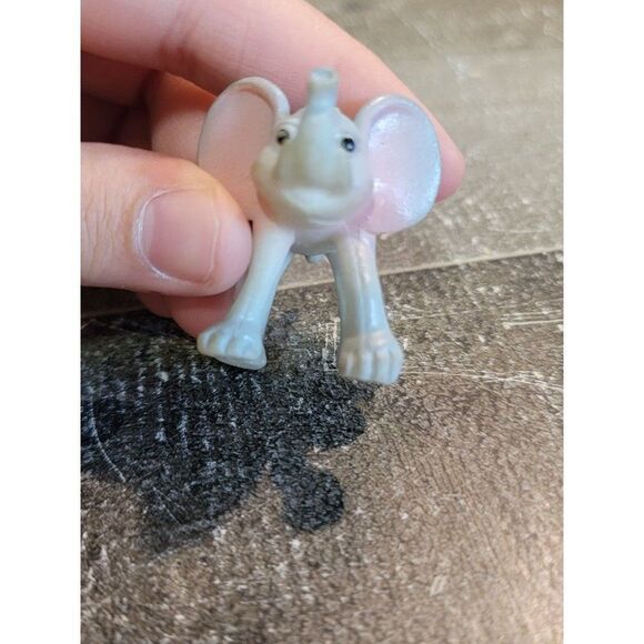 Baby elephant animal zoo toy figure - Picture 5 of 6